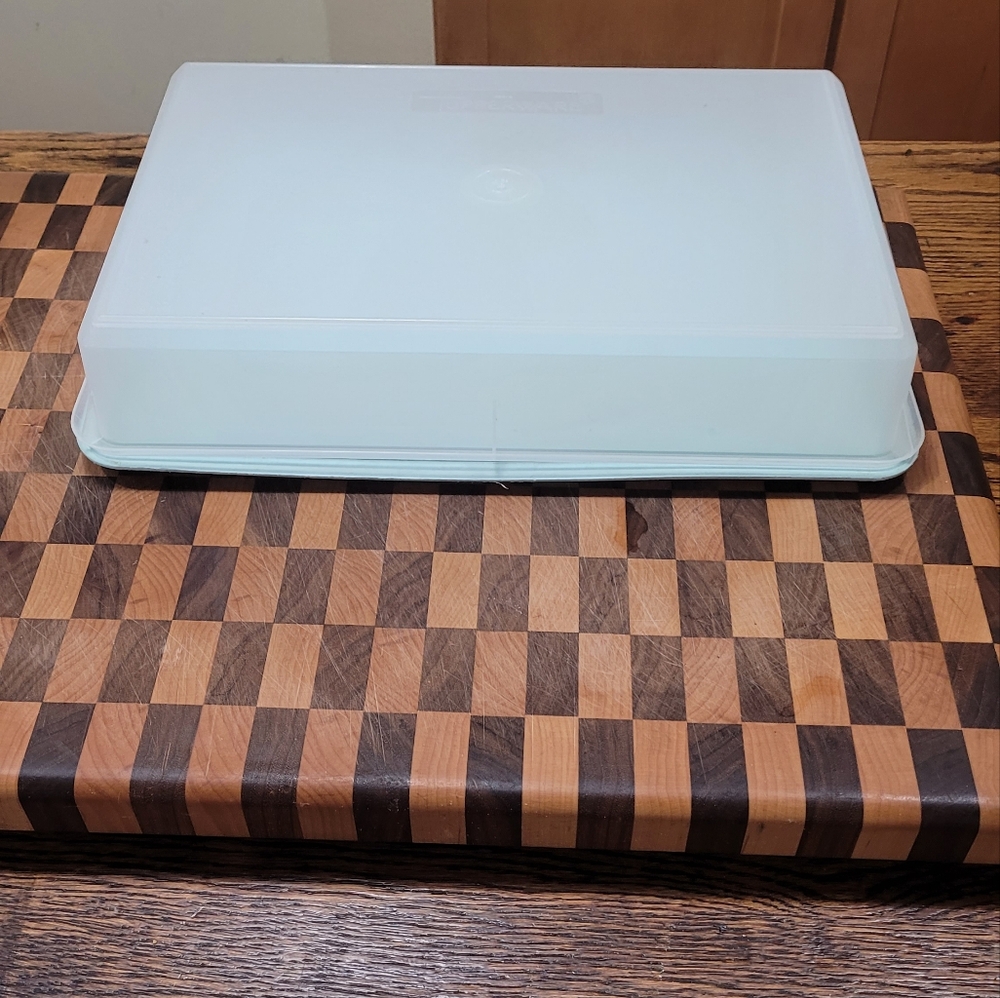 Tupperware Rectangular Keeper - Picture 3 of 3